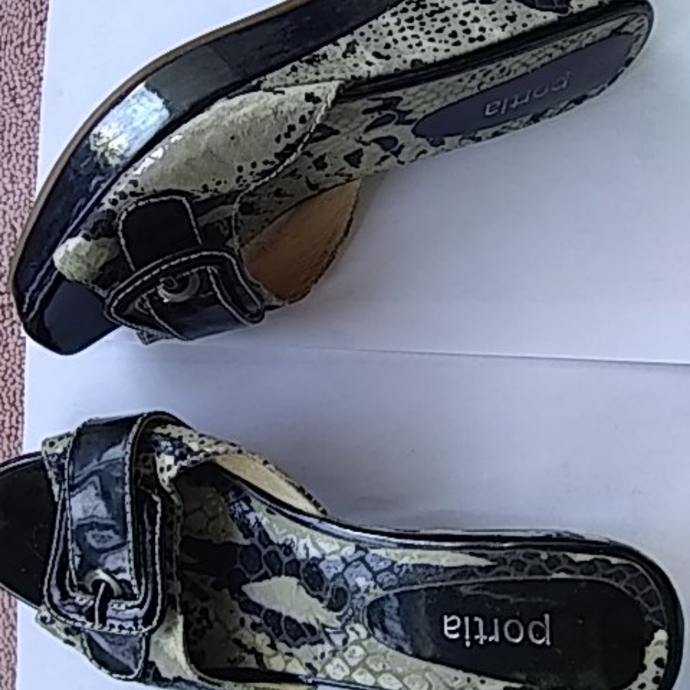 Shoes - Picture 6 of 7
